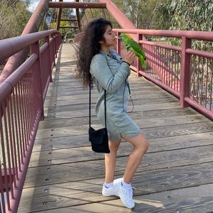 Meet your Posher, Evelyn